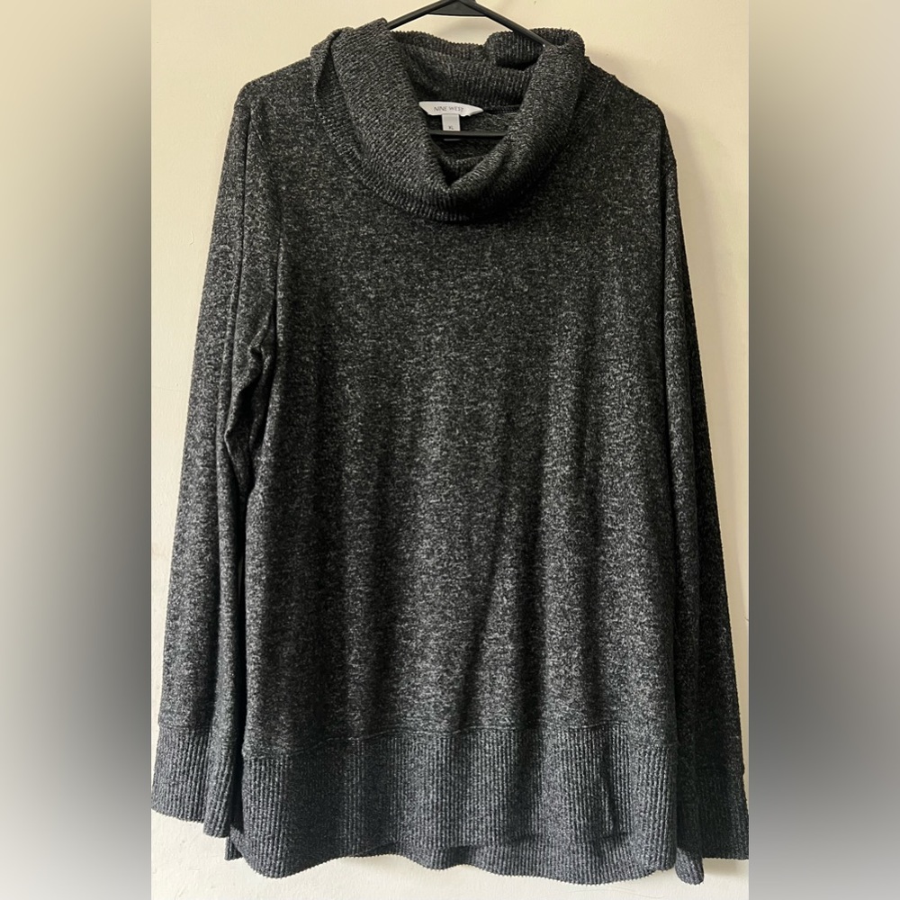Nine West gray turtleneck sweater.